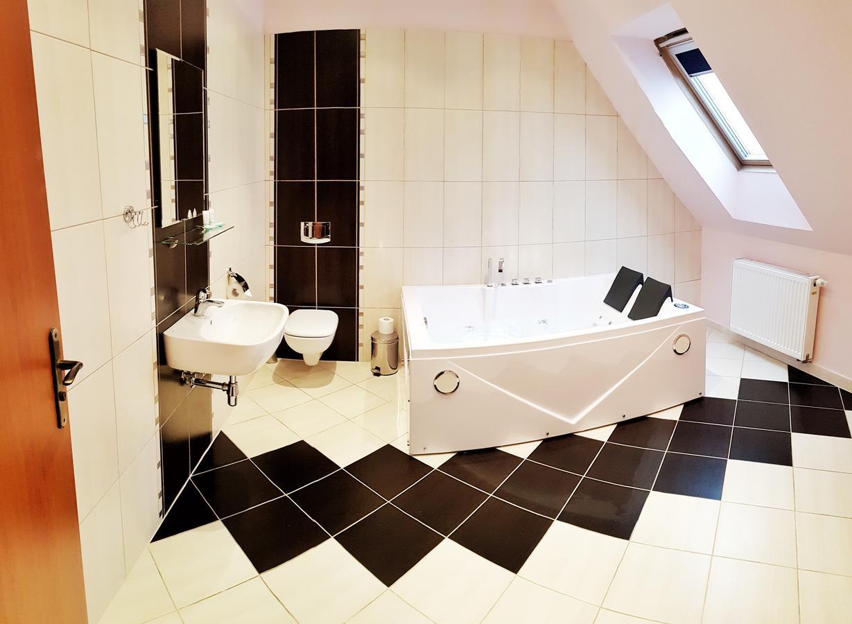 Dwor Świętoszówka Extérieur photo